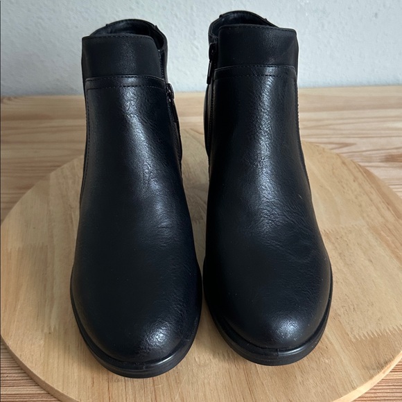 Easy Street Womens Langley Block Heel Booties - Picture 3 of 5